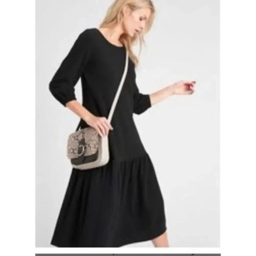 Banana Republic factory Knit Tiered midi dress